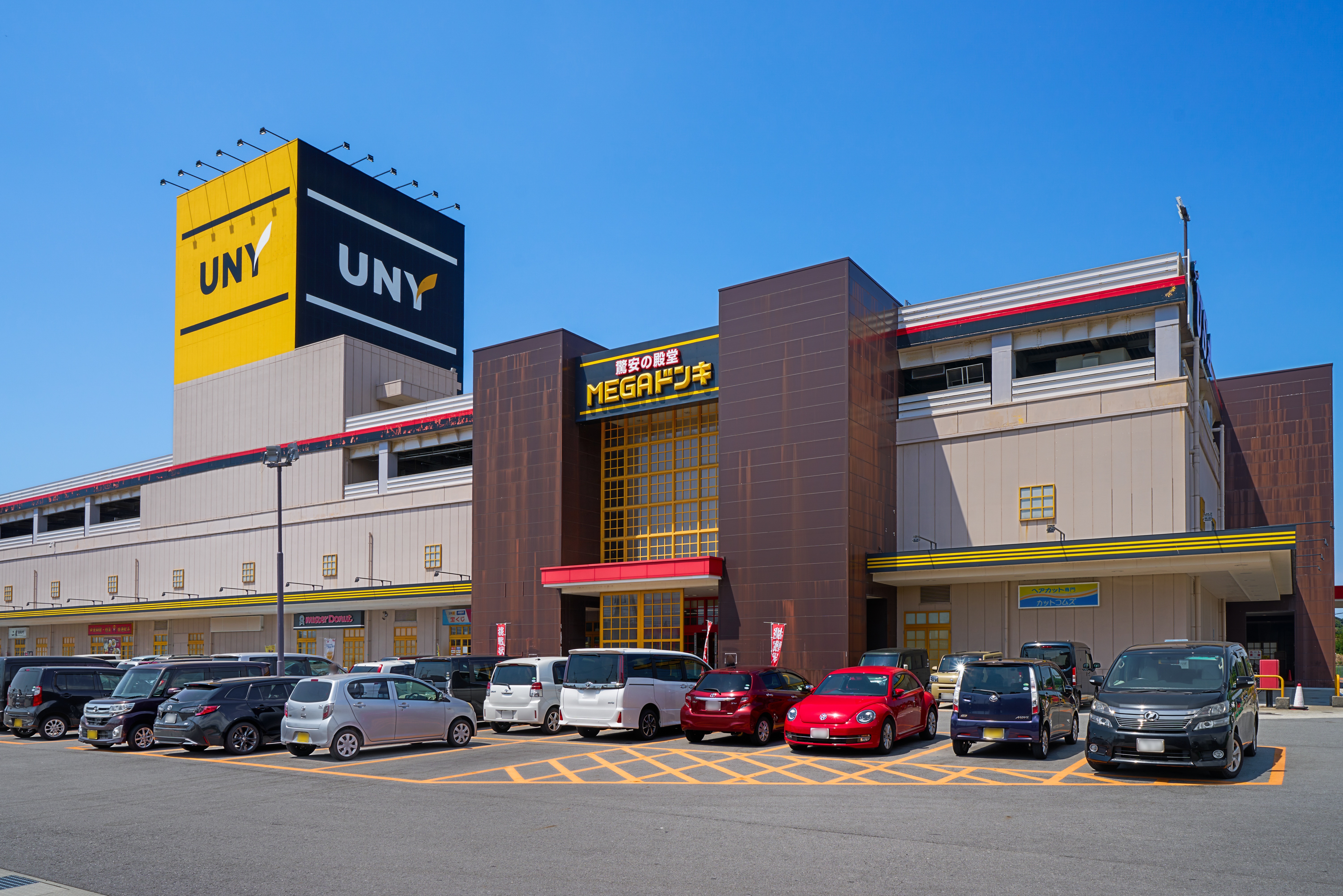 MEGAドン・キホーテUNY 魚津店　2,400m