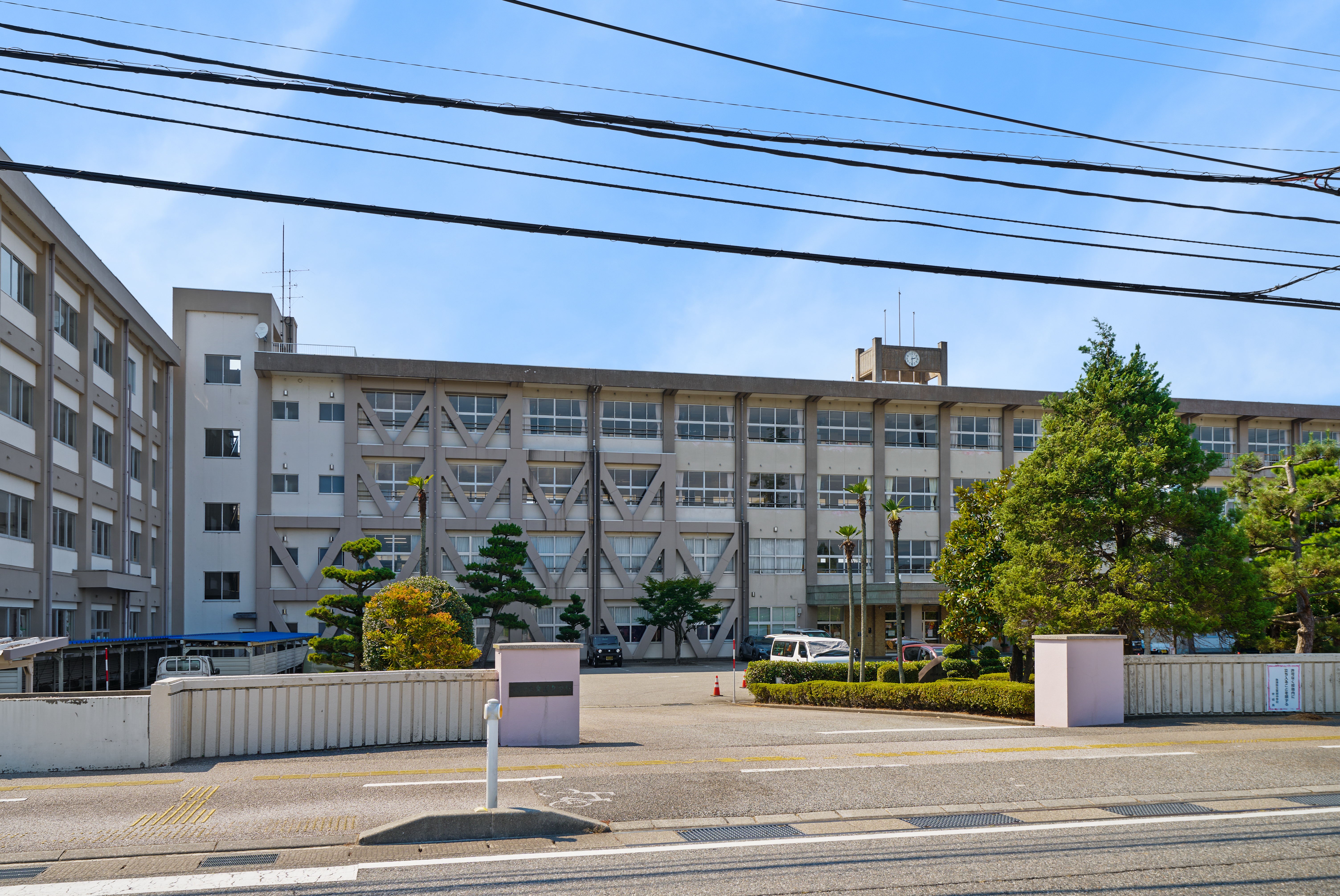 東部中学校　1,300m