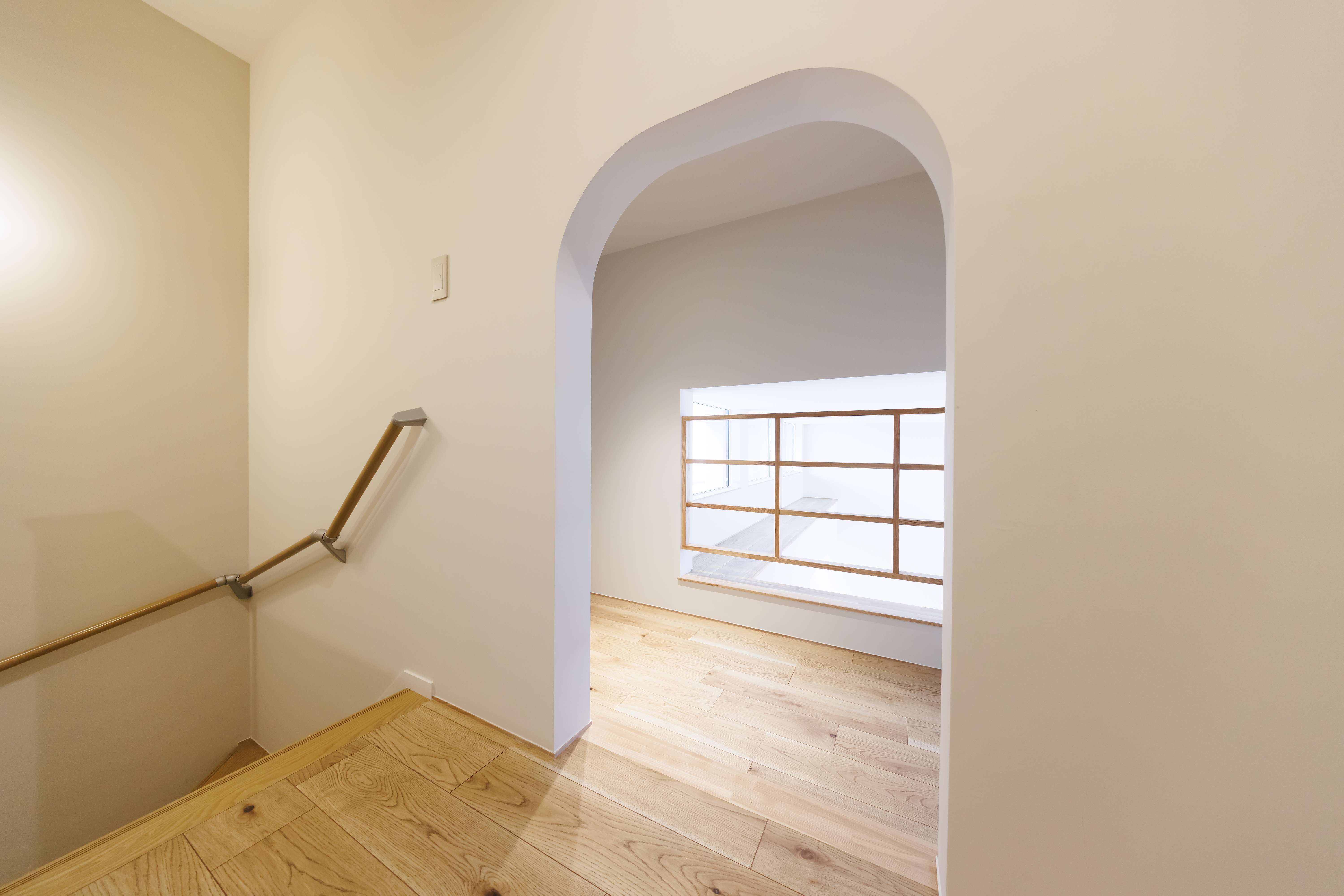 LDKの吹き抜けに面して設けた2階の多目的ヌック。