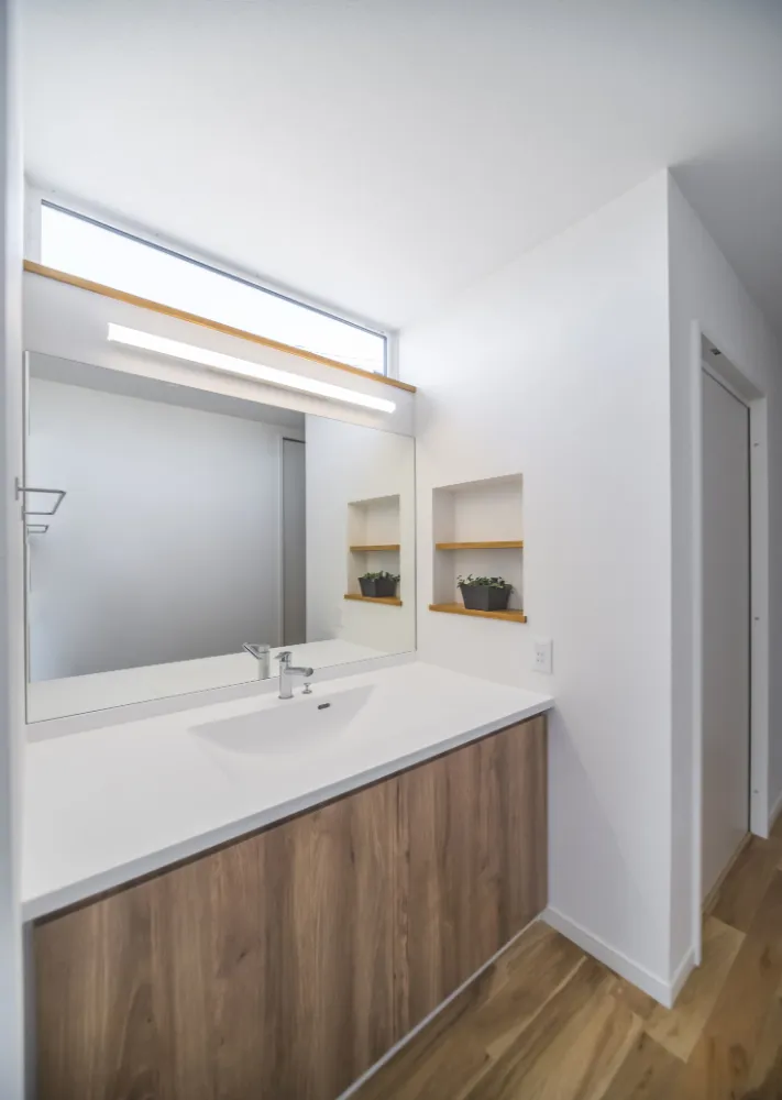 ナチュラルで清潔感のある造作洗面台