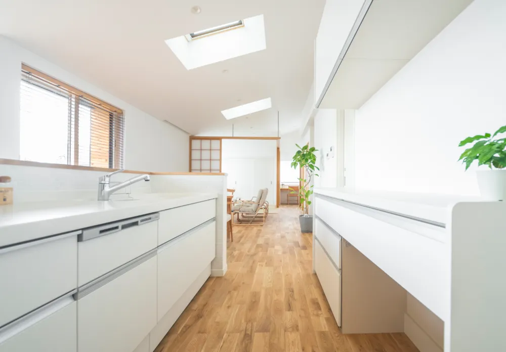 光に溶け込むタタミスペース