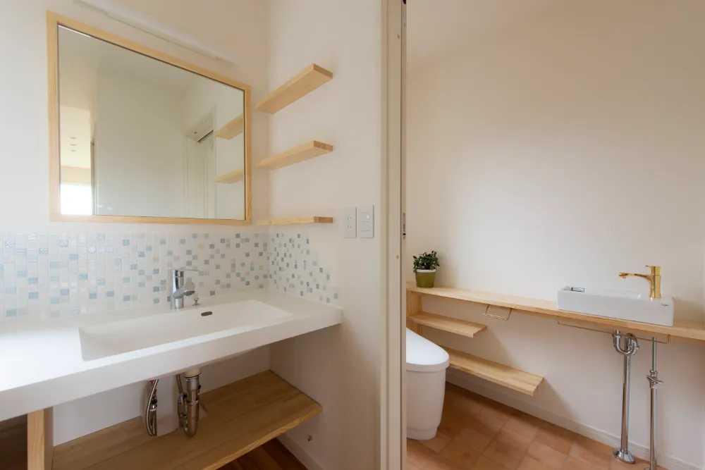 木のぬくもりが続く水まわり