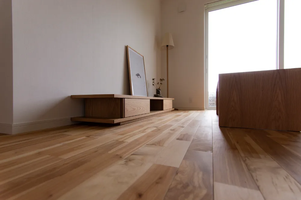 カバ材が彩る無垢フローリング