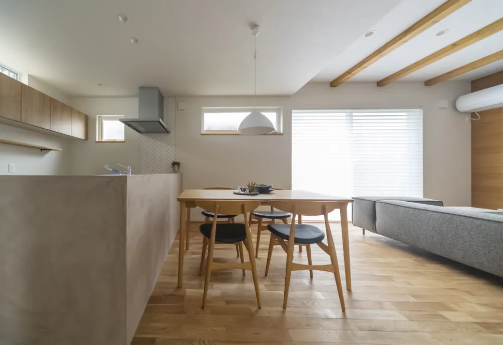 上質な素材を感じるミニマムな暮らしの家