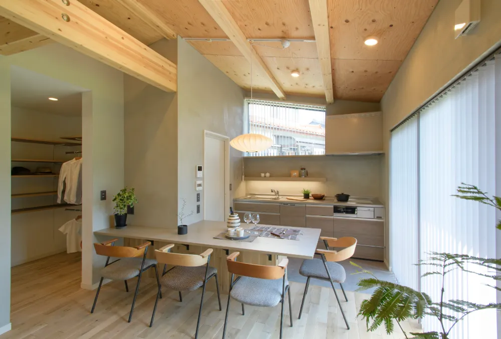 デザインと素材にとことんこだわったミニマムスタイルの家