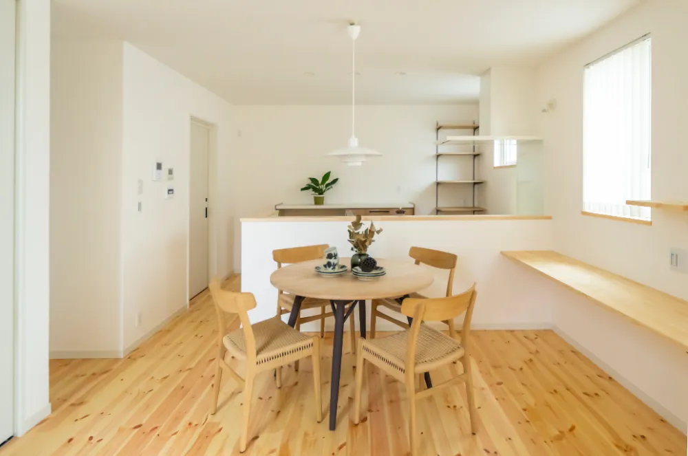 リビング・ダイニングを見渡す対面キッチン