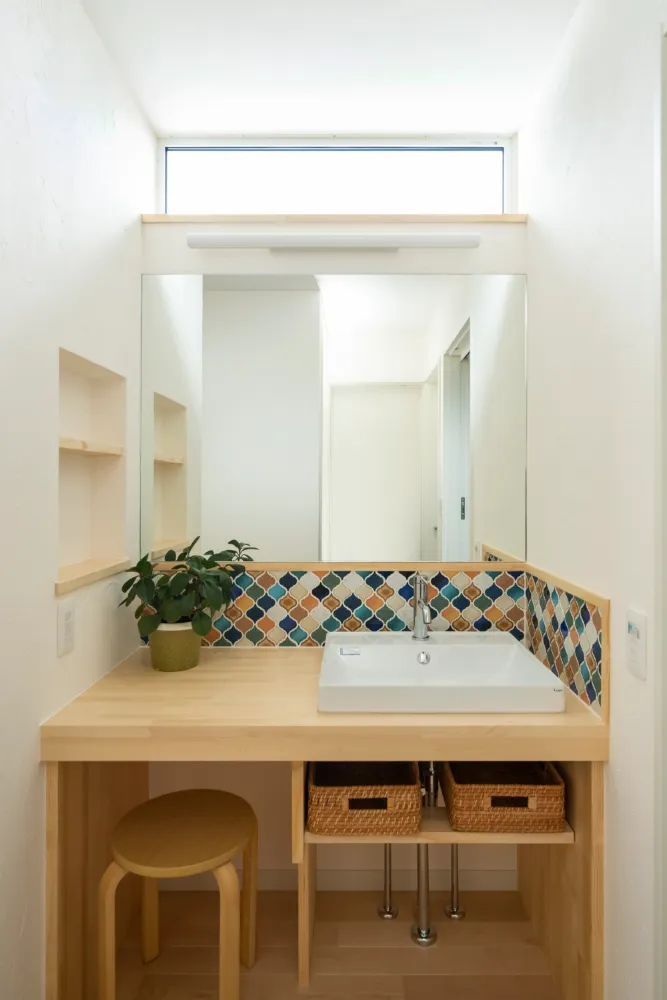 ロケーションを活かした開放感のあるリビングの家