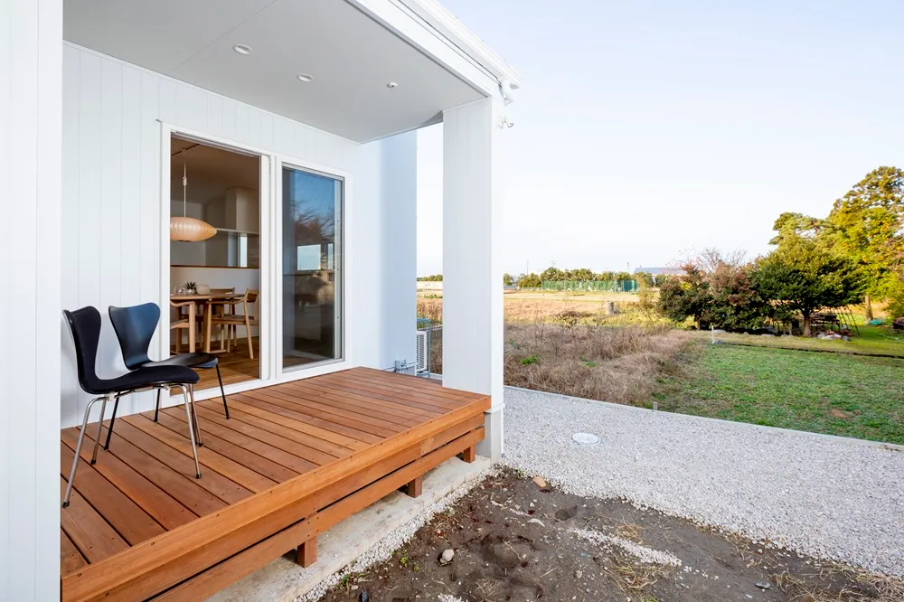 吹抜けを中心に回遊動線で家族が繋がる家