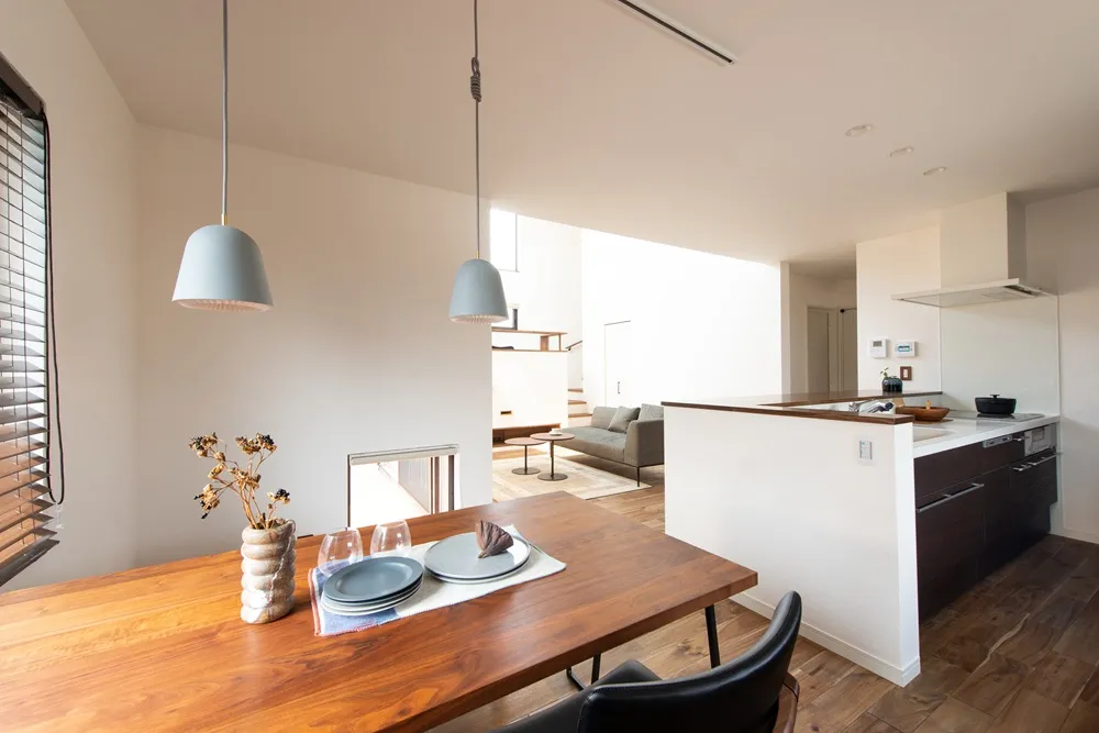 スキップフロアのある吹抜けリビングの家