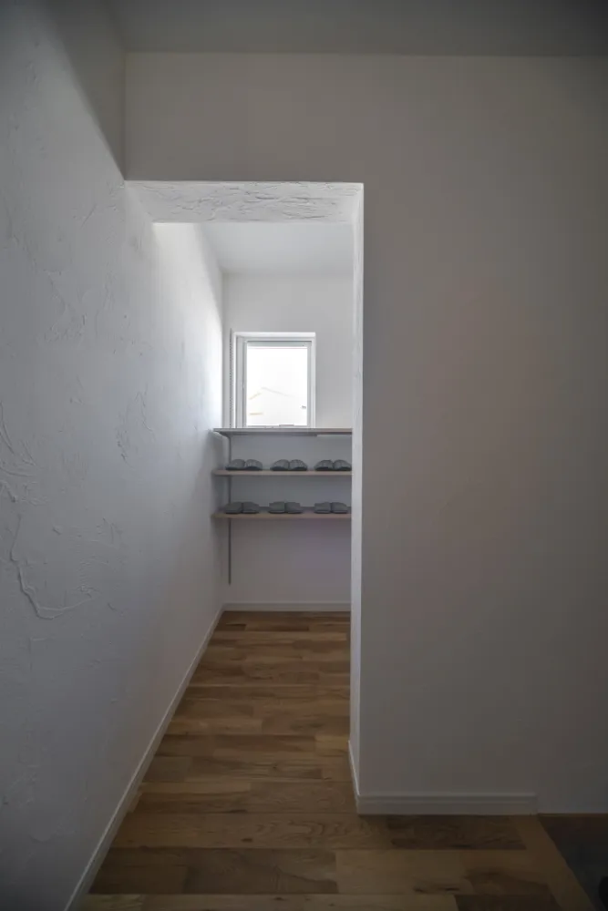 モールテックスの造作ダイニングテーブルのある家