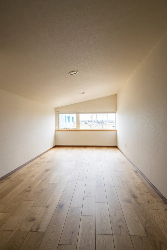 小屋裏収納と自分だけの書斎があるナチュラルな家