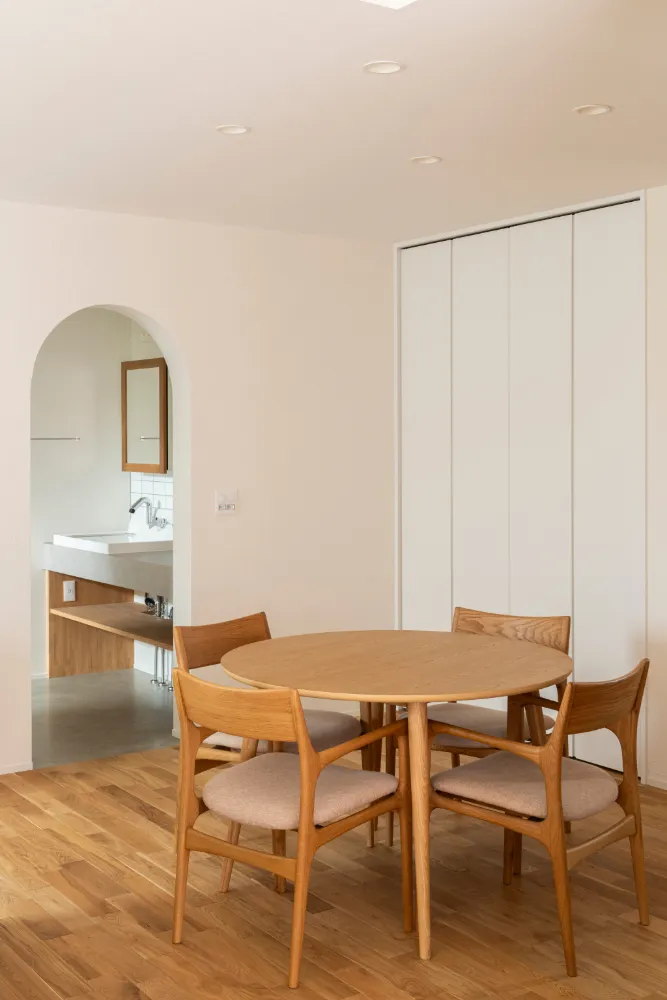 寝室と水回りがつながる動線のある家