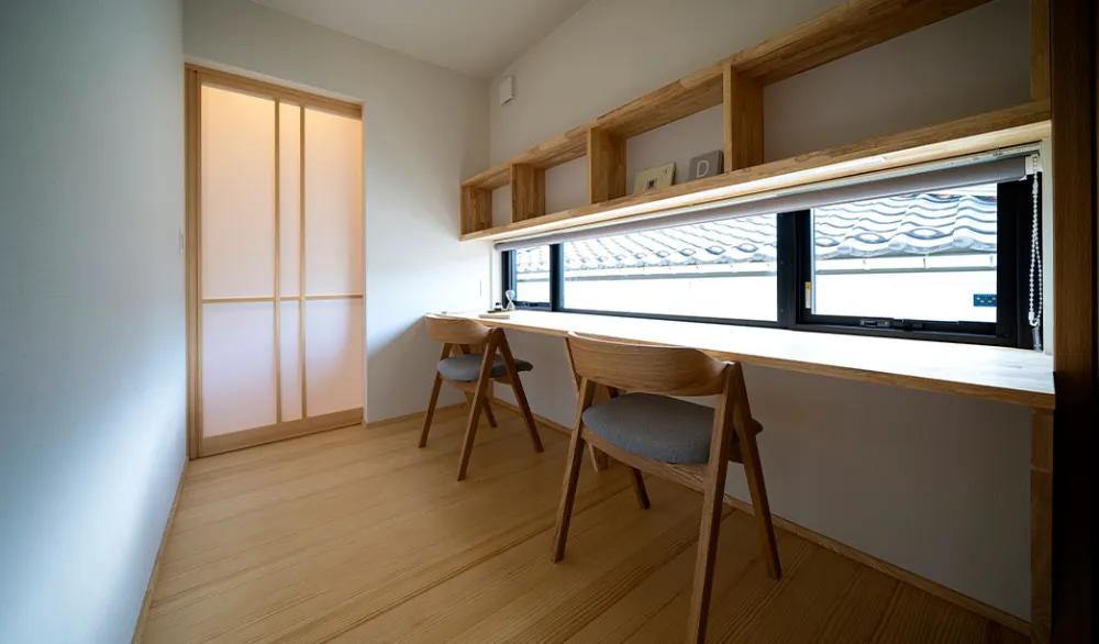 落ち着いて仕事や読書ができる書斎部屋