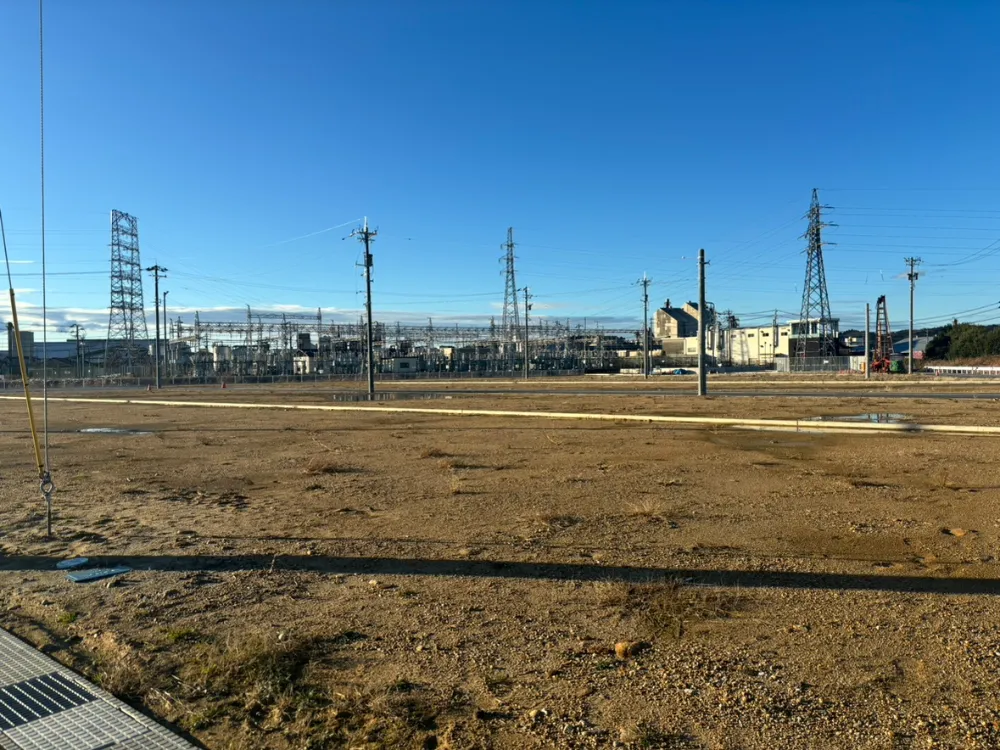 land image 1