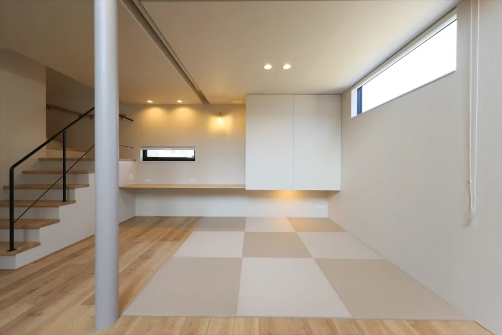 リビングに隣接する和室コーナー