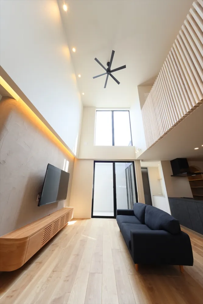 吹き抜けのあるリビング