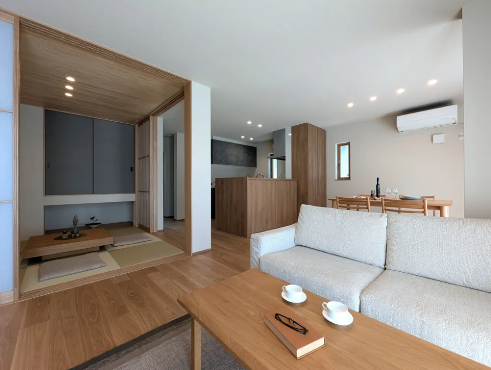 ウエストヒルズ速星住宅展｜木の美しさを纏う 上質和モダンの家