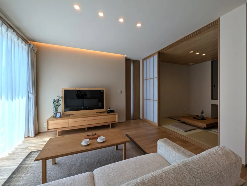 ウエストヒルズ速星住宅展｜木の美しさを纏う 上質和モダンの家