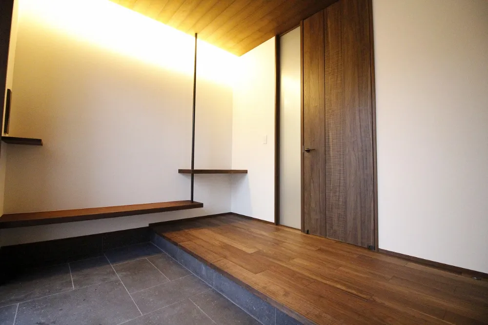 ヴィンテージ感漂う、大人なカッコよさを愉しむ家