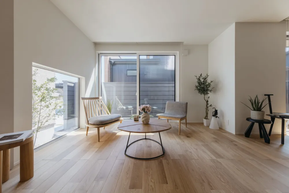 四季を愉しむ「静謐」に住まう家