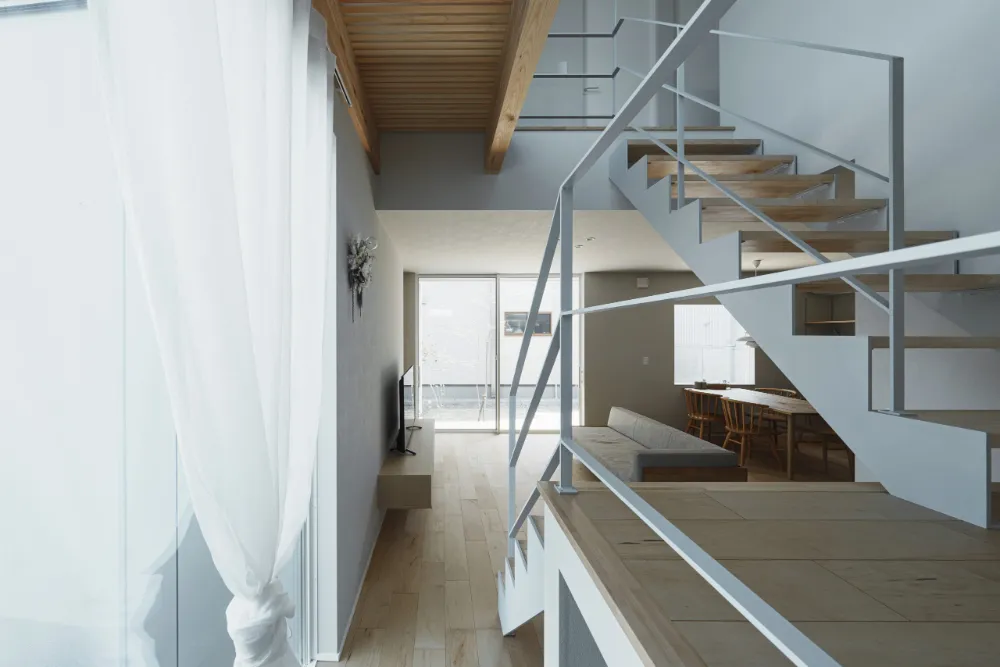 景色に寄り添う家