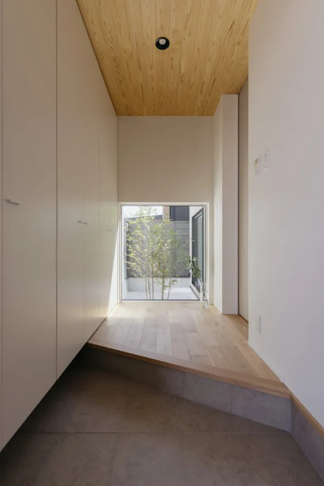 四季を愉しむ「静謐」に住まう家