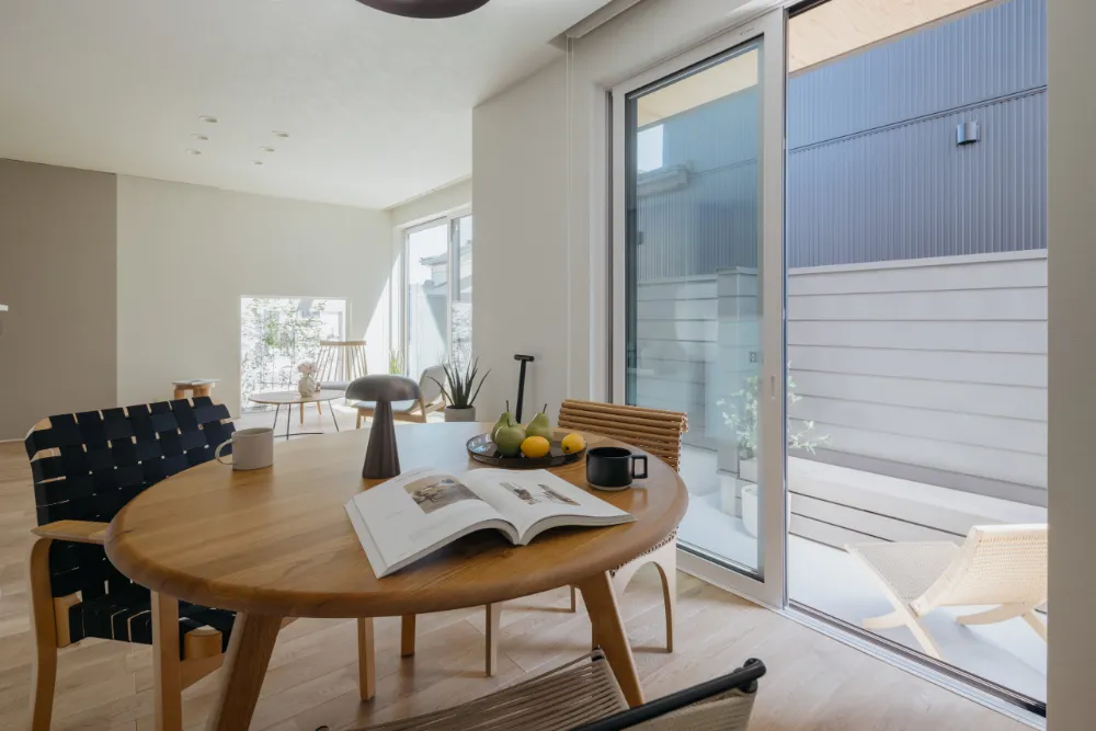 四季を愉しむ「静謐」に住まう家