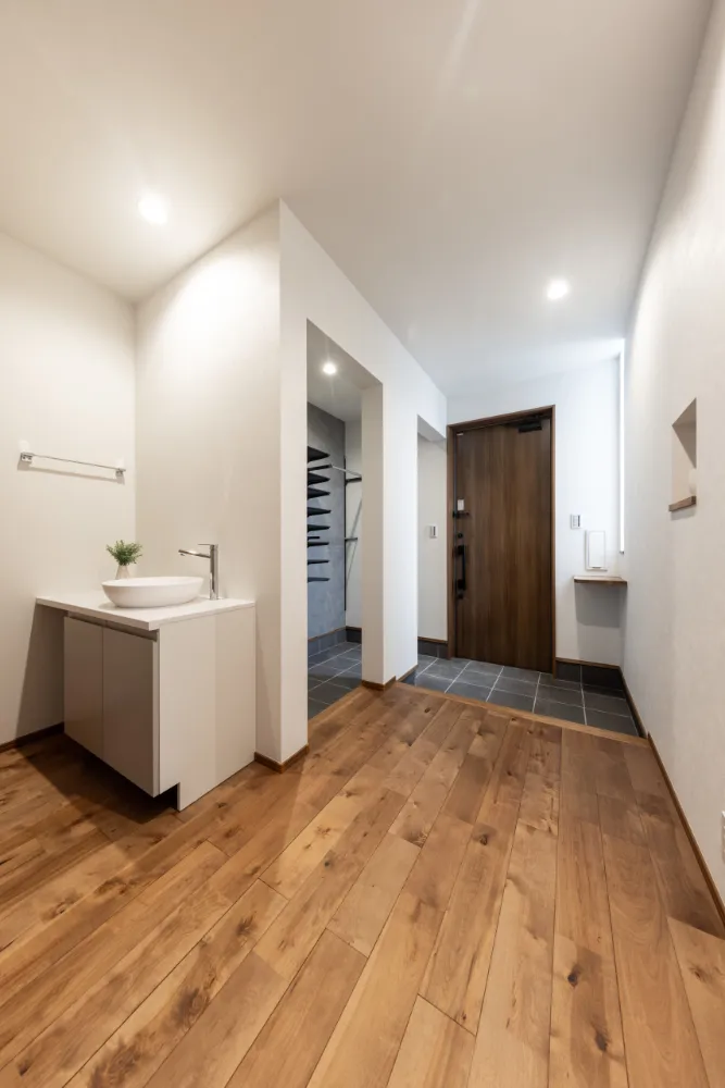 柔らかな陽の差し込む家