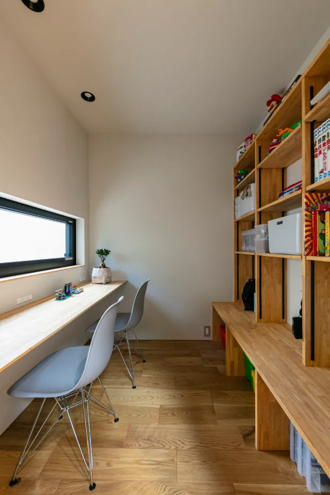 外からの視線を遮り、カーテンレスの明るいお家で寛ぐ。「光陰を楽しむ」吹抜×インナーテラス