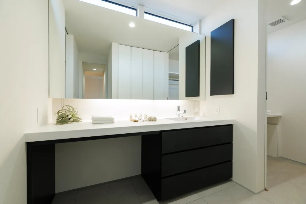 モノクロスタイリッシュな平屋