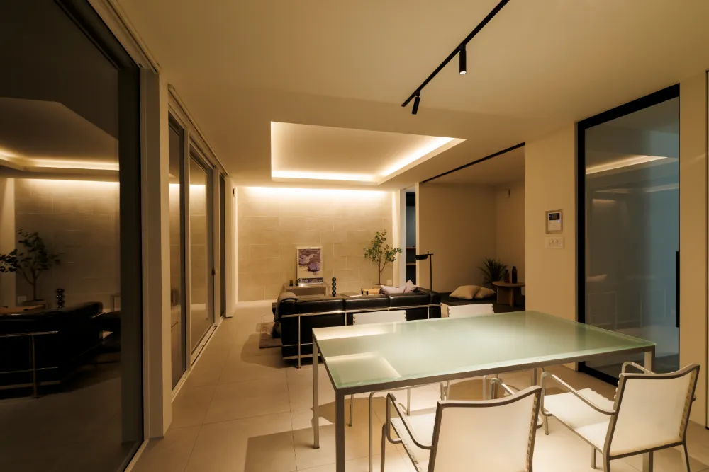 モノクロスタイリッシュな平屋