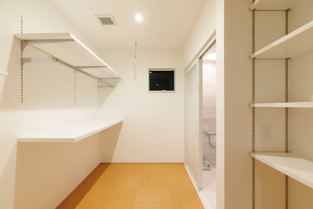 脱衣兼ランドリールーム