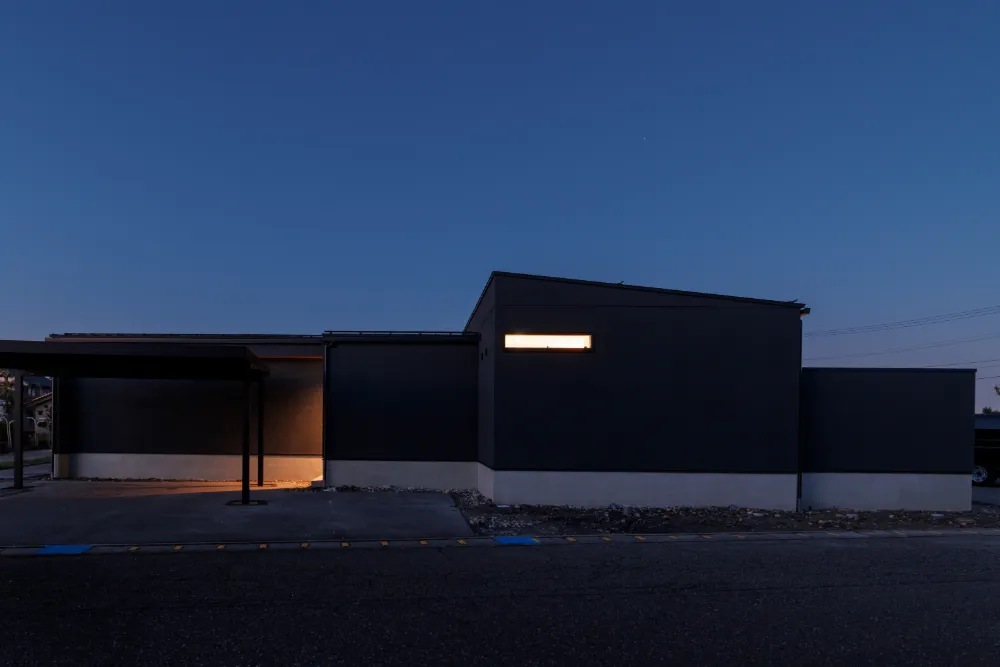 モノクロスタイリッシュな平屋