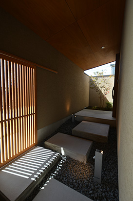 ウォームグレイと和モダンの家