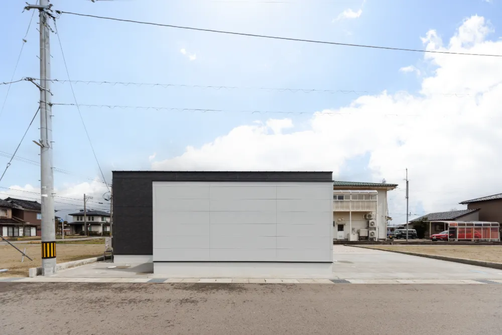 land image 1