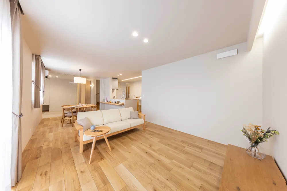 ナチュラルカラーで統一された温かみのあるLDK