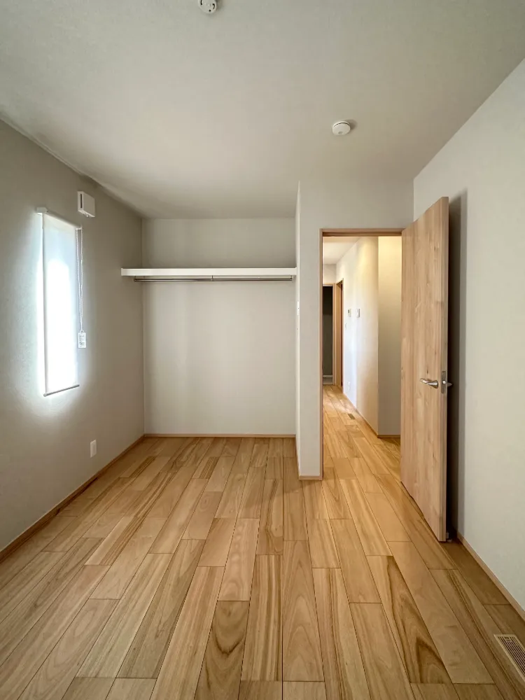 柔らかな木目が彩る和モダンな家