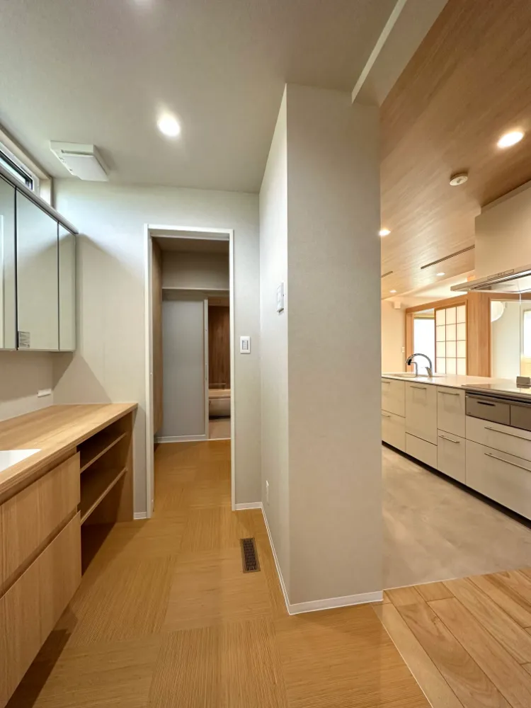 水回りはキッチン裏に集約