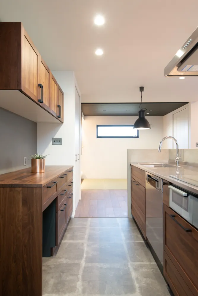 水回りをまとめた快適に過ごせる間取りが創る、洗練されたヴィンテージスタイルの家