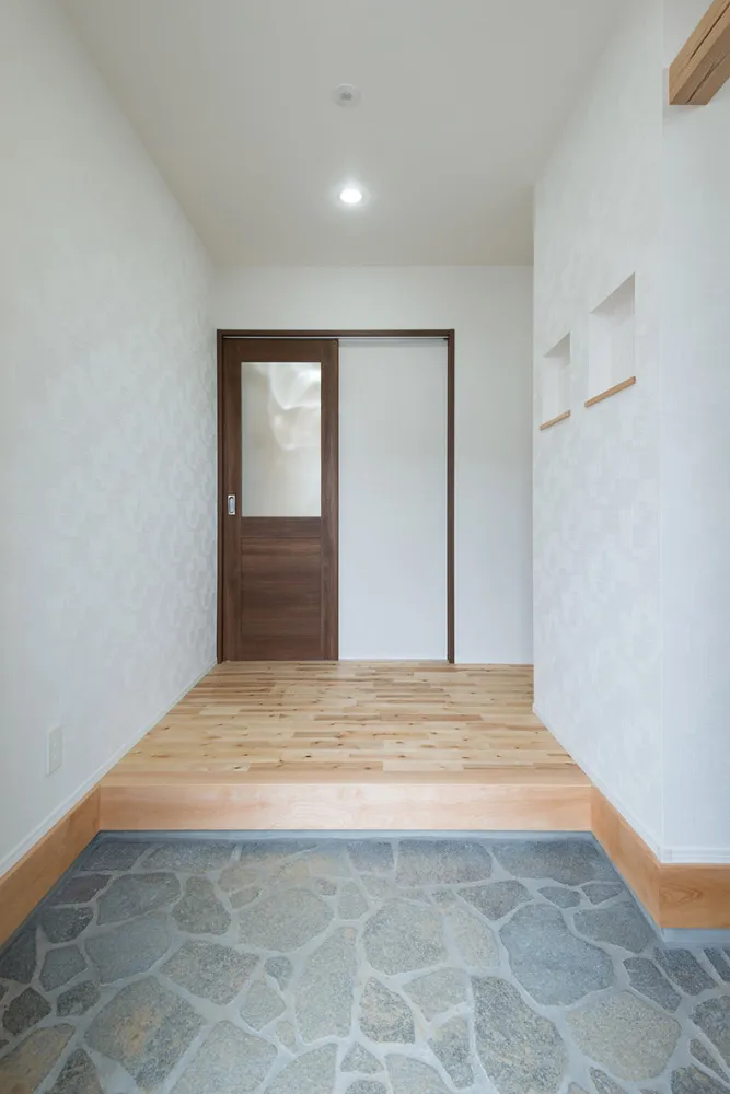 料理好きのための「II型ステンレスキッチン」と、「寝室」に全部詰め込んだ住まい