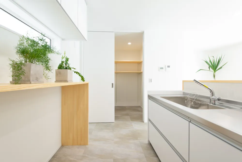 暮らしやすさをつめ込みながら、広がりを感じることのできる平屋住宅