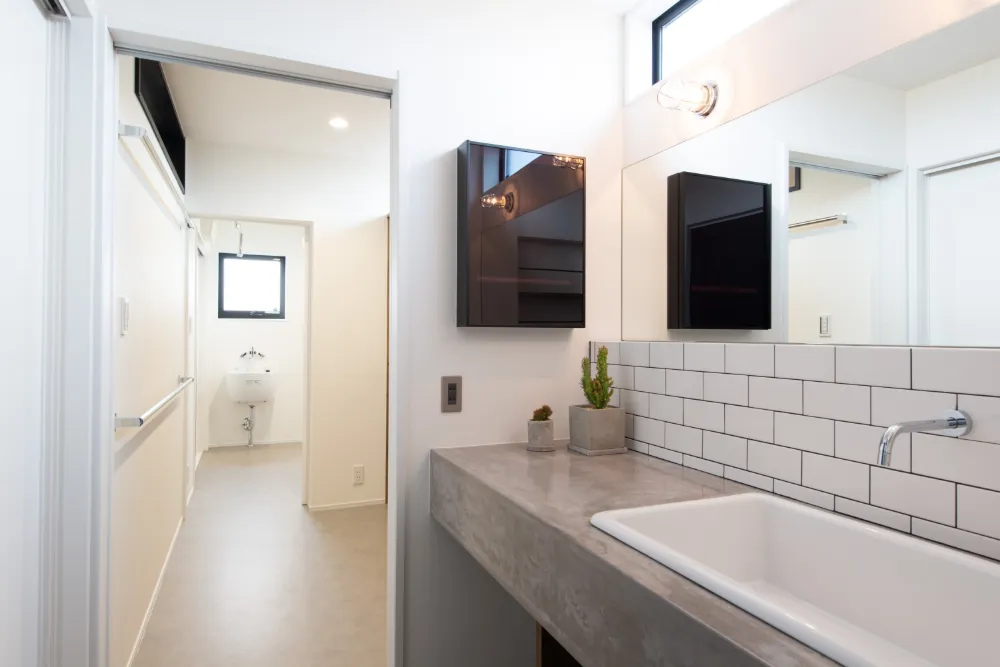 水回りをまとめた快適に過ごせる間取りが創る、洗練されたヴィンテージスタイルの家