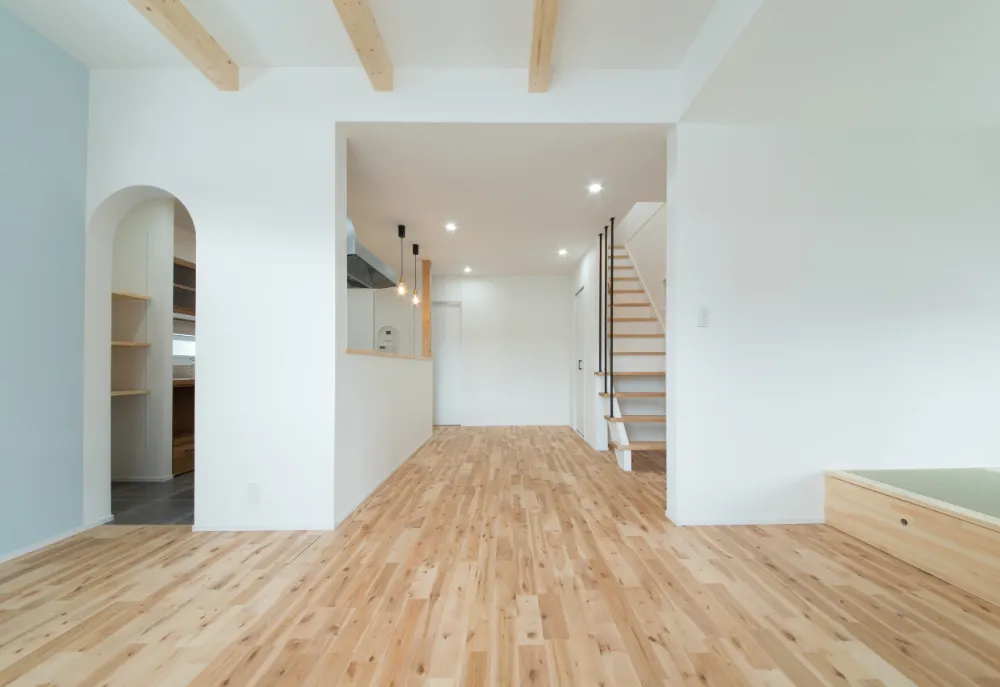 ニュアンスカラーが織りなすナチュラルインテリアの住まい