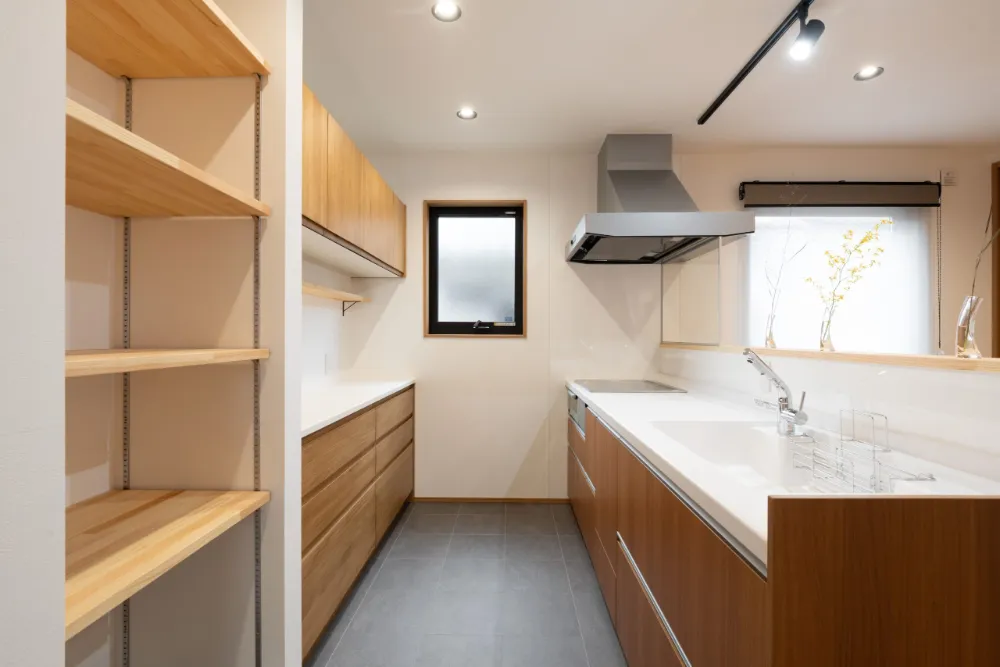 住む人の要望をかたちにした、趣味や暮らしを楽しめる土間リビングのある家