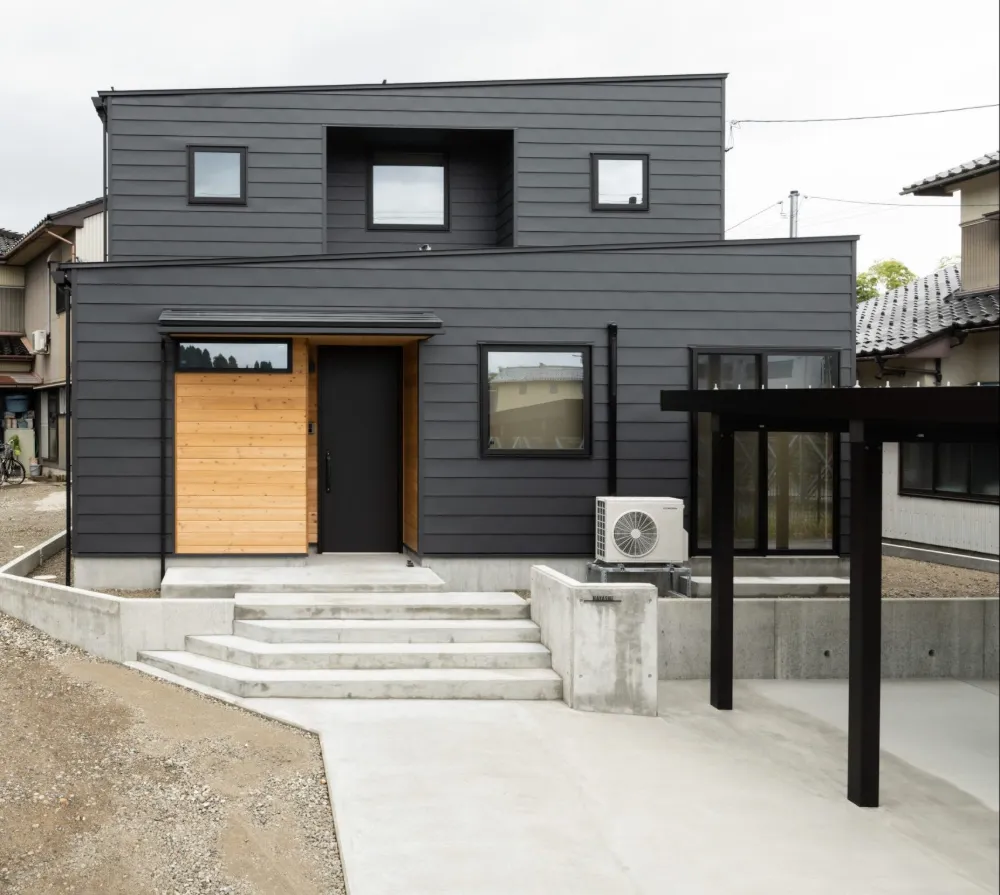 住む人の要望をかたちにした、趣味や暮らしを楽しめる土間リビングのある家