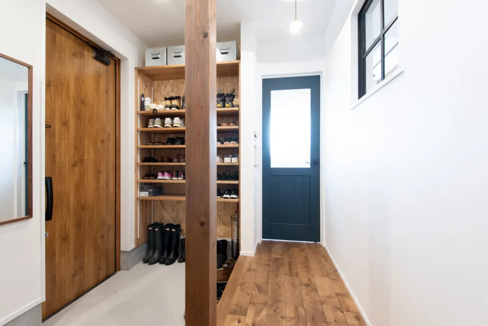 ラフなスタイルが心地よい、ペレットストーブのあるお家。