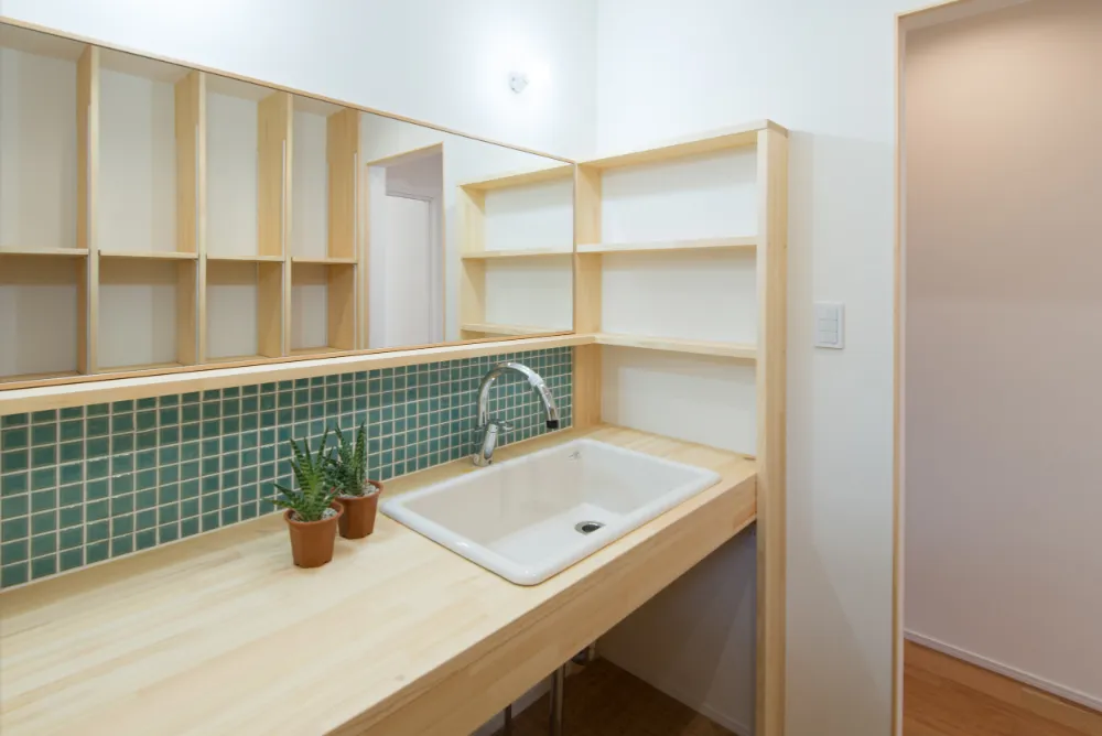 シンプルだけど遊び心が満載！「秘密基地」のある平屋住宅。(2020_2)