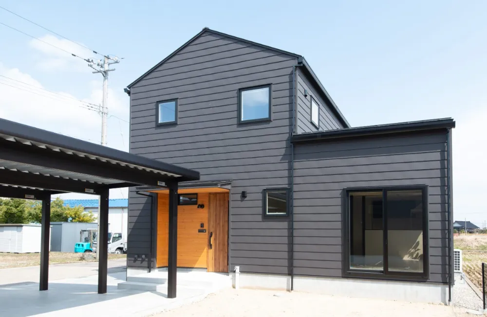 暮らしやすさを詰め込んだ、光を効果的に取り入れた明るい家