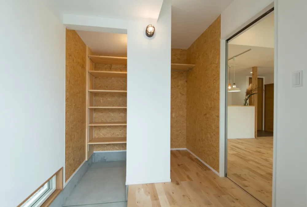 シンプルだけど遊び心が満載！「秘密基地」のある平屋住宅。(2020_2)