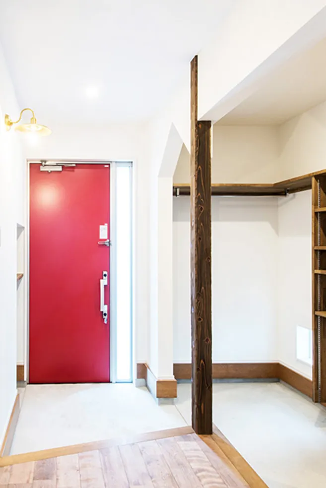 経年変化を楽しむような趣き。あえて「くすみ感」を持たせた、ヴィンテージテイストの家